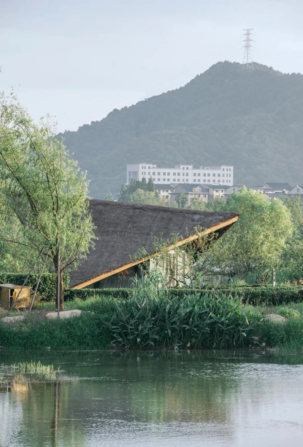 BIM建筑|富阳阳陂湖湿地生态酒店 / 尌林建筑