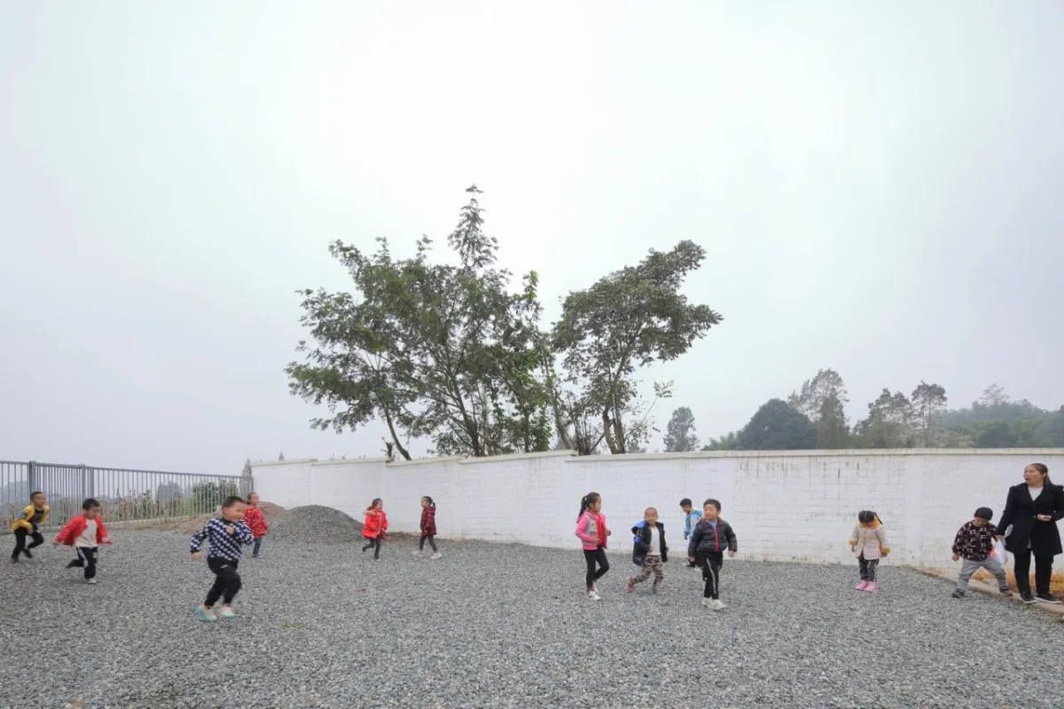BIM建筑|大坪乡幼儿园 / 东意建筑