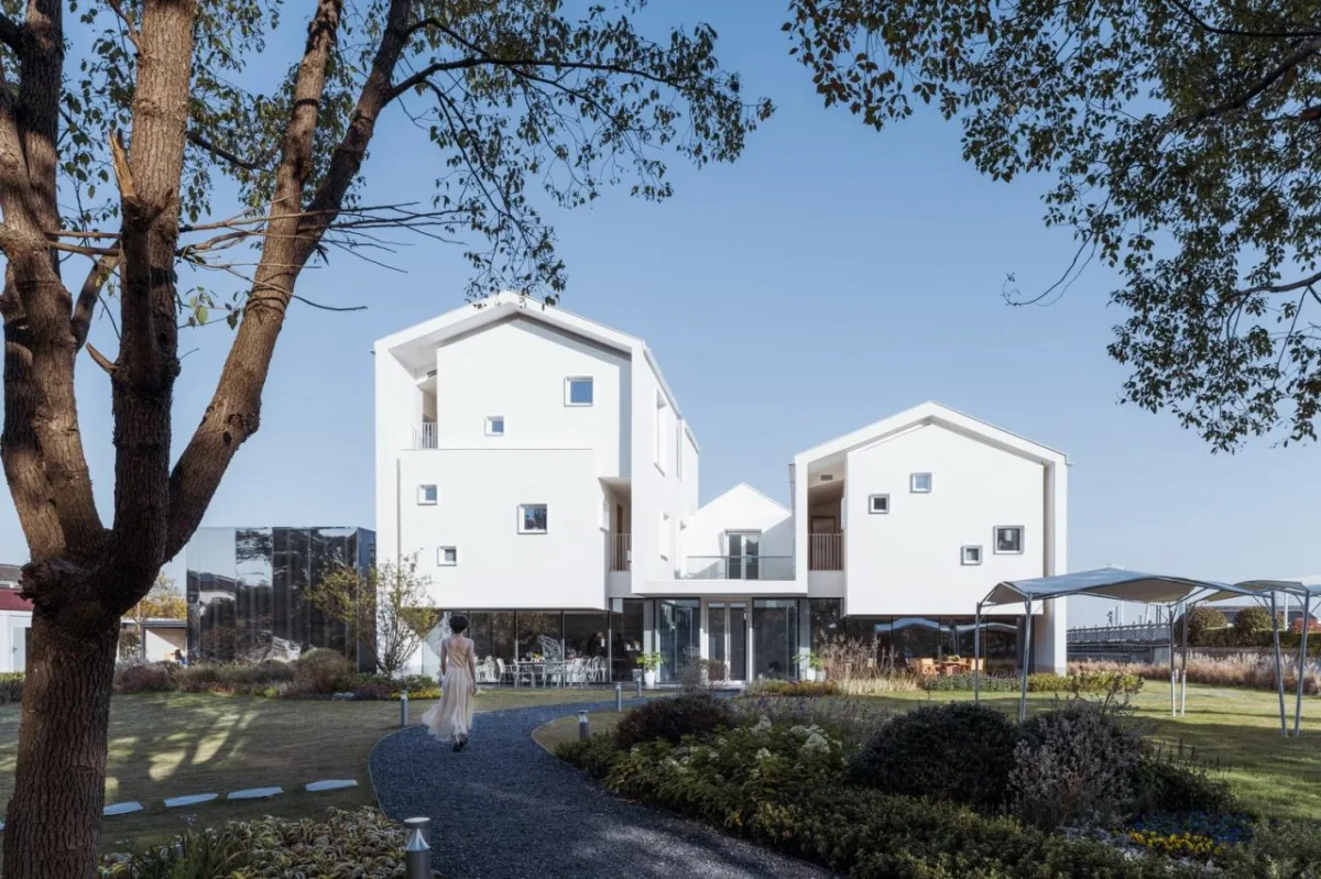 BIM建筑|剖面就是立面：白色的苏州伴宅 / Wutopia Lab