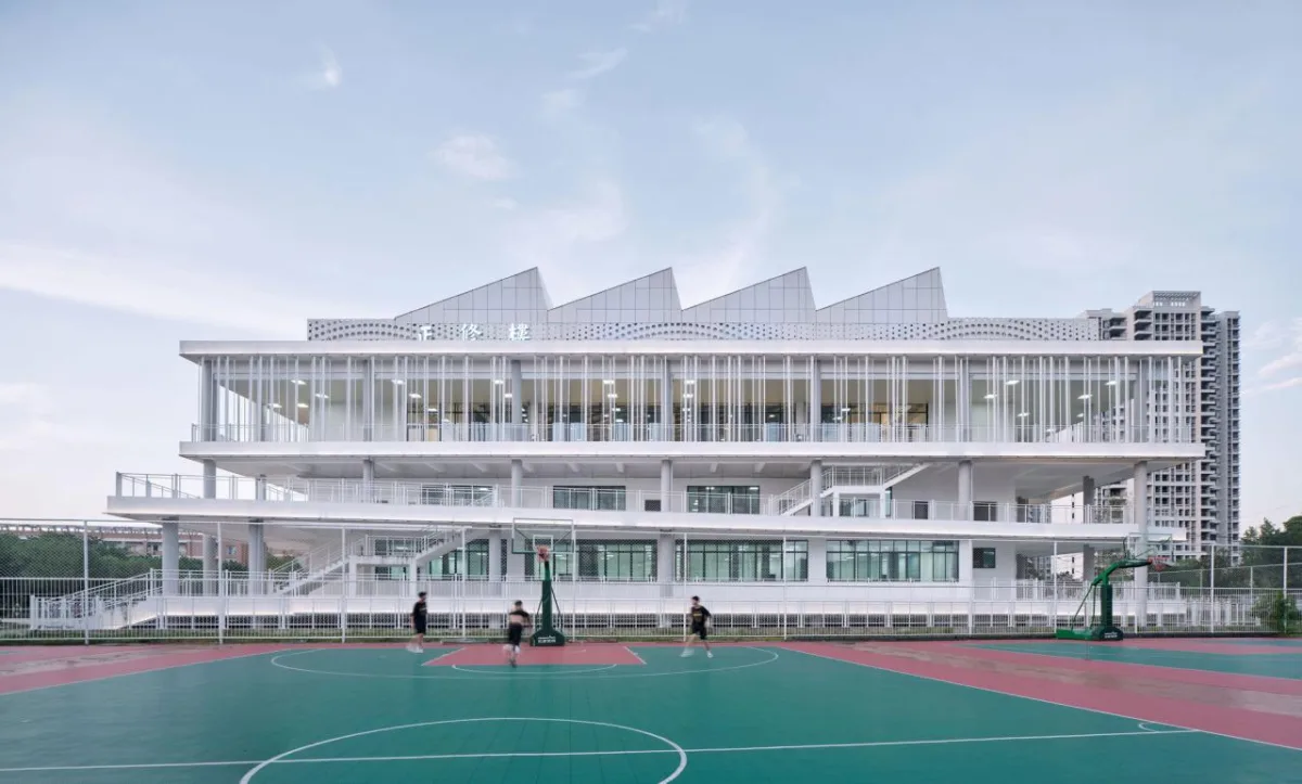BIM建筑|宜黄一中综合楼 / 以靠建筑
