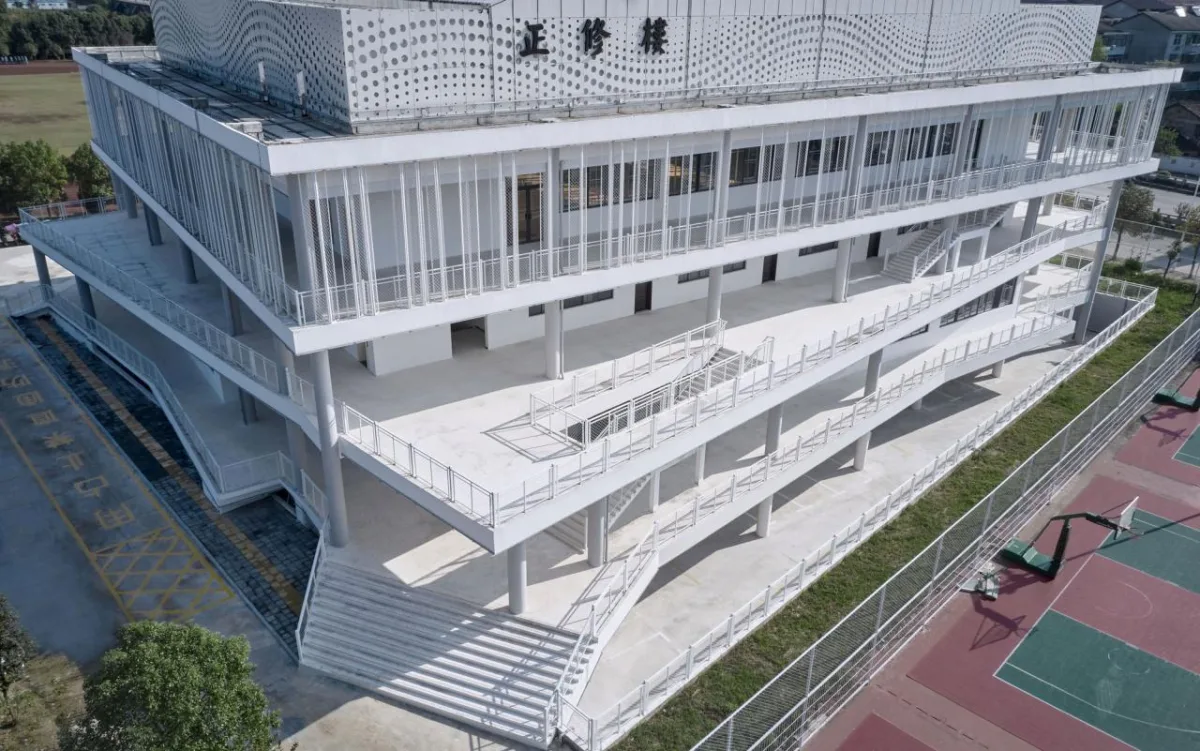 BIM建筑|宜黄一中综合楼 / 以靠建筑