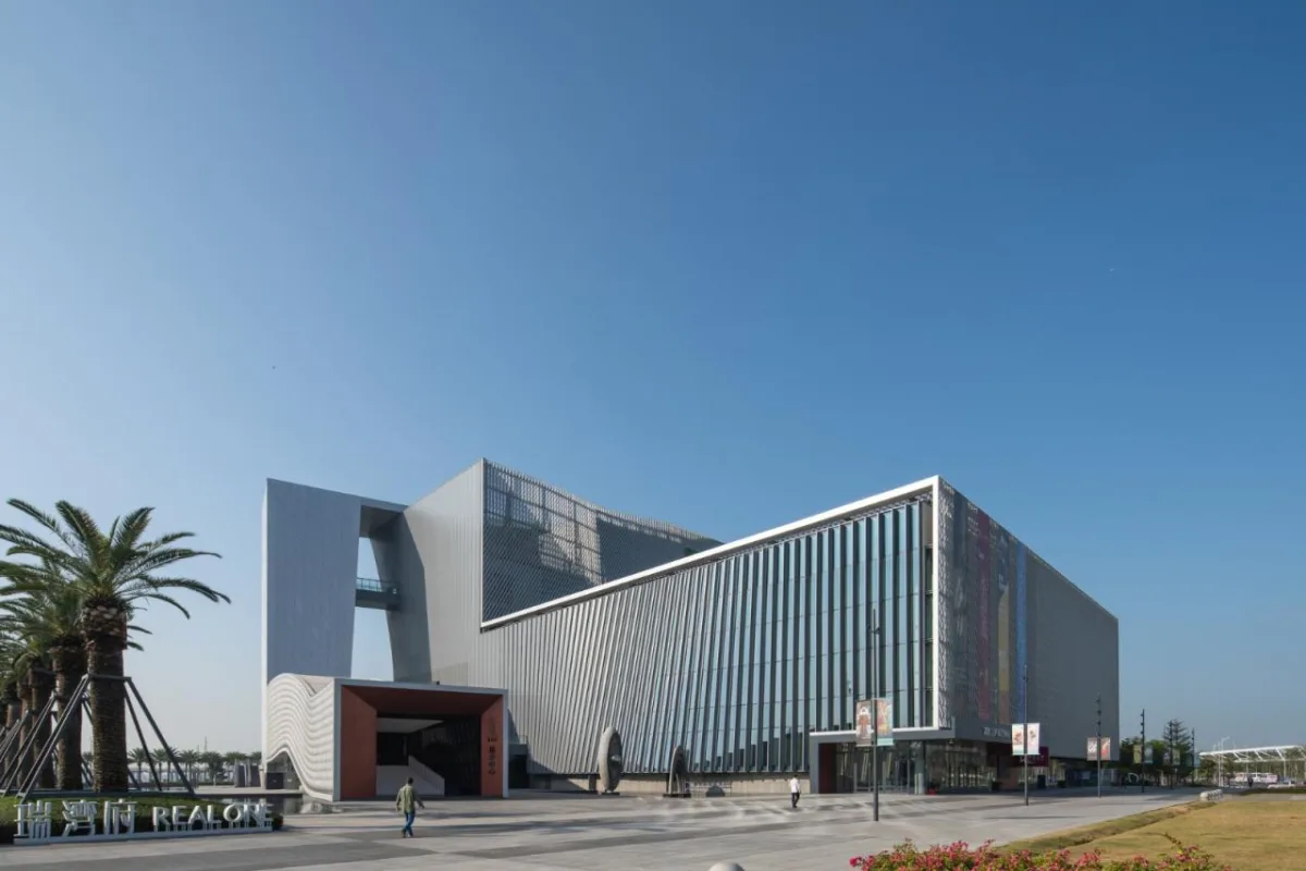 BIM建筑|深圳宝安文化区演艺中心 / 严迅奇建筑师事务所