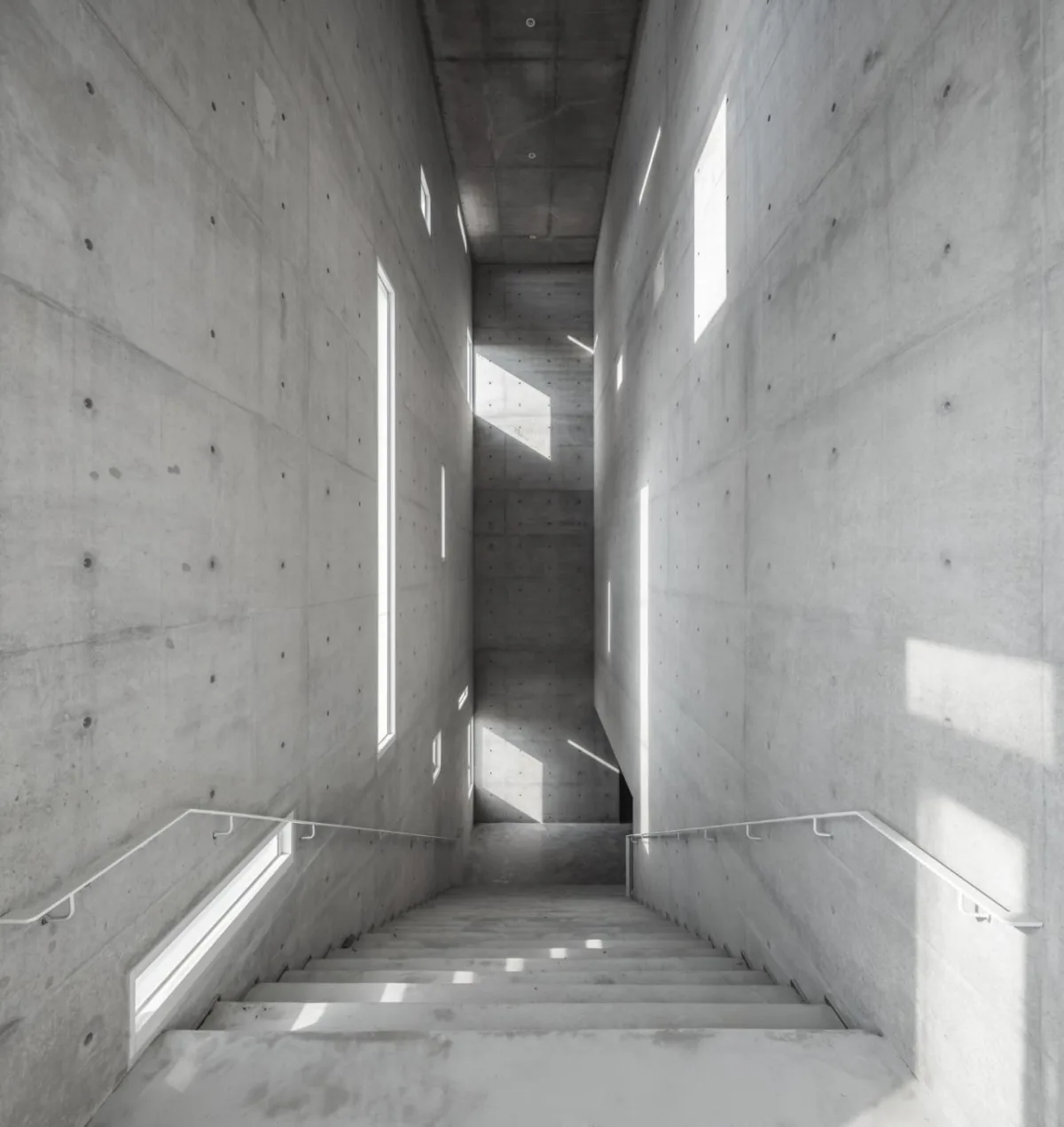 BIM建筑|垂直教堂，淡江教堂 / Behet Bondzio Lin Architekten