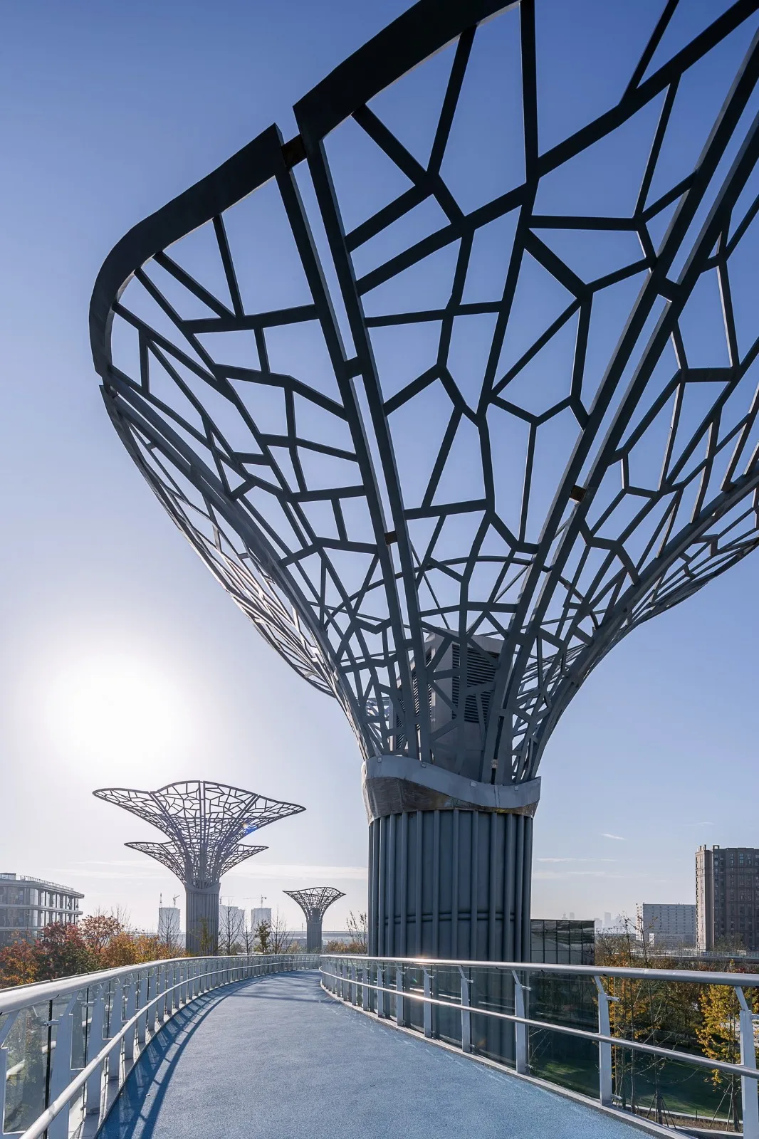 BIM建筑|踏着云朵去奔跑：杭州李宁体育园一期项目 / 柏涛建筑