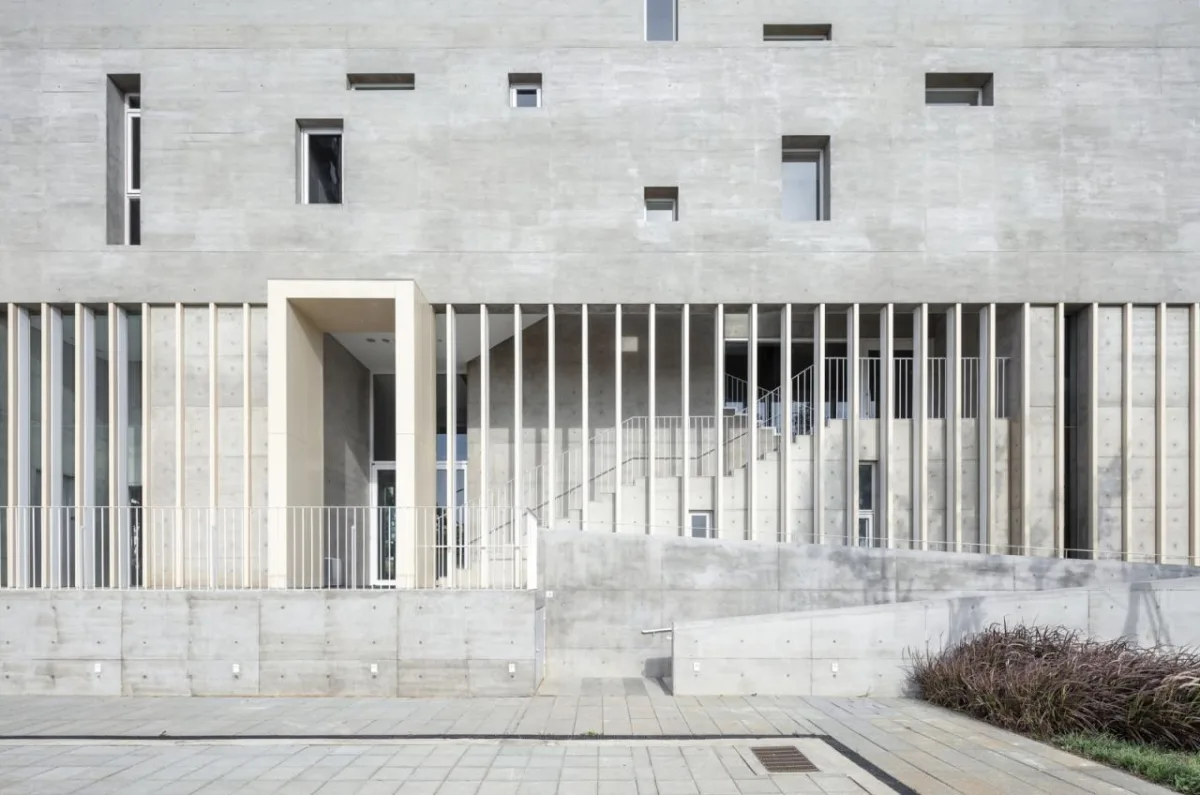 BIM建筑|垂直教堂，淡江教堂 / Behet Bondzio Lin Architekten