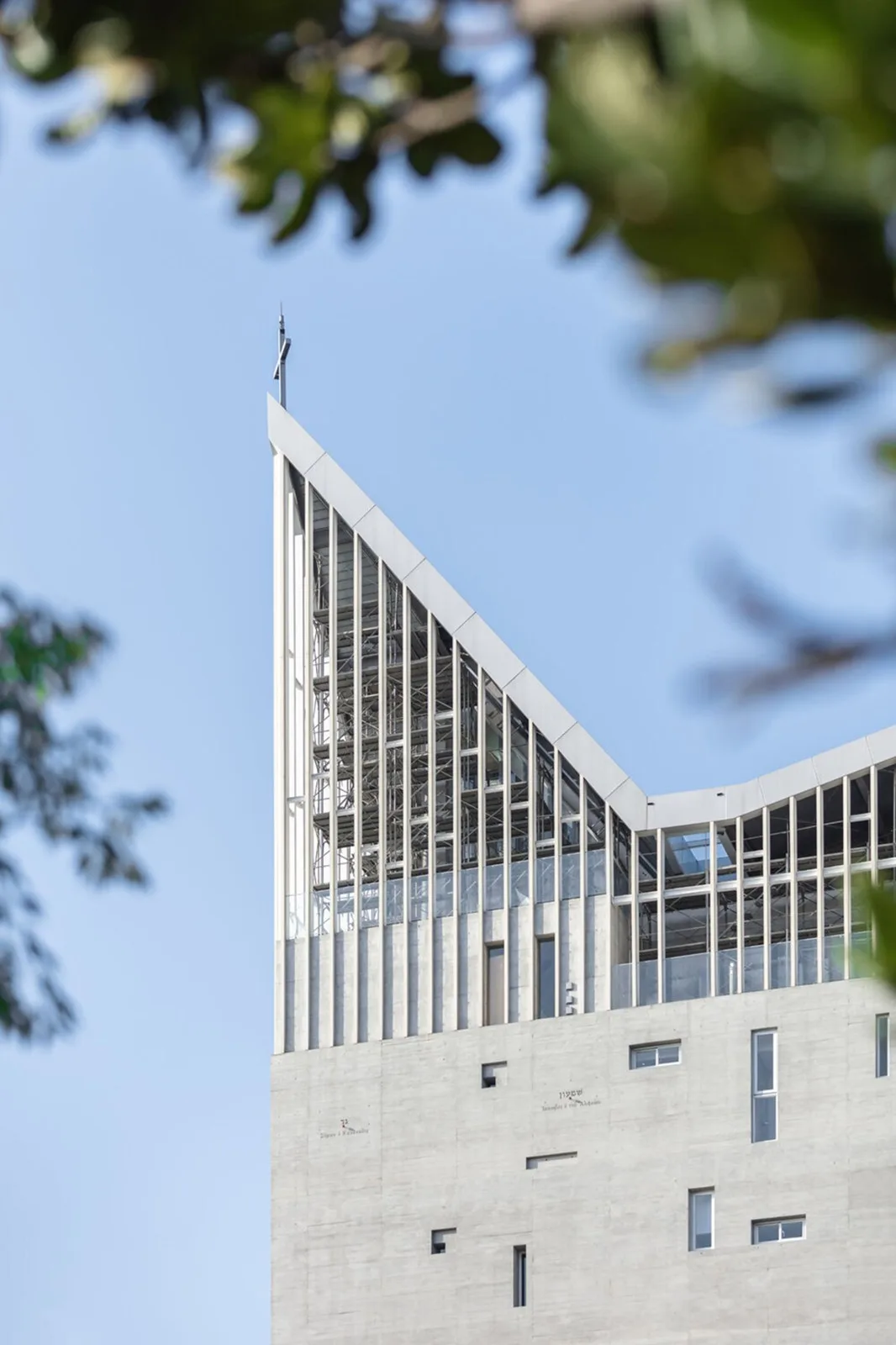 BIM建筑|垂直教堂，淡江教堂 / Behet Bondzio Lin Architekten