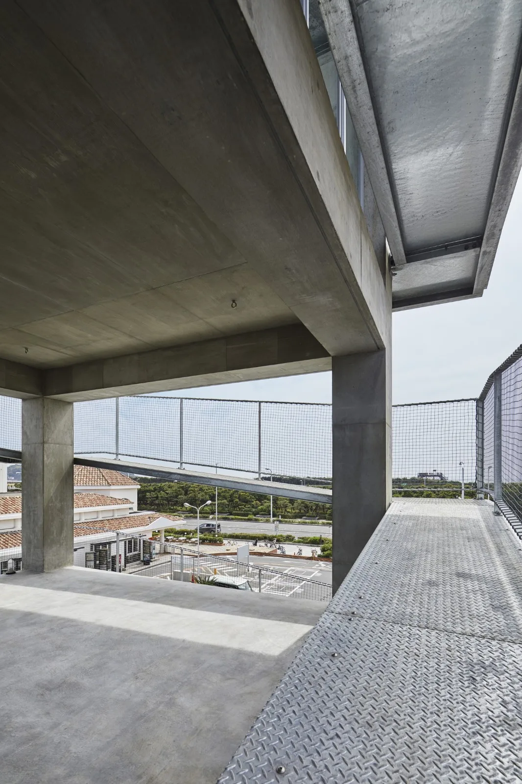 BIM建筑|坡道环绕建筑，鹄沼-Y之家/ KANIUE
