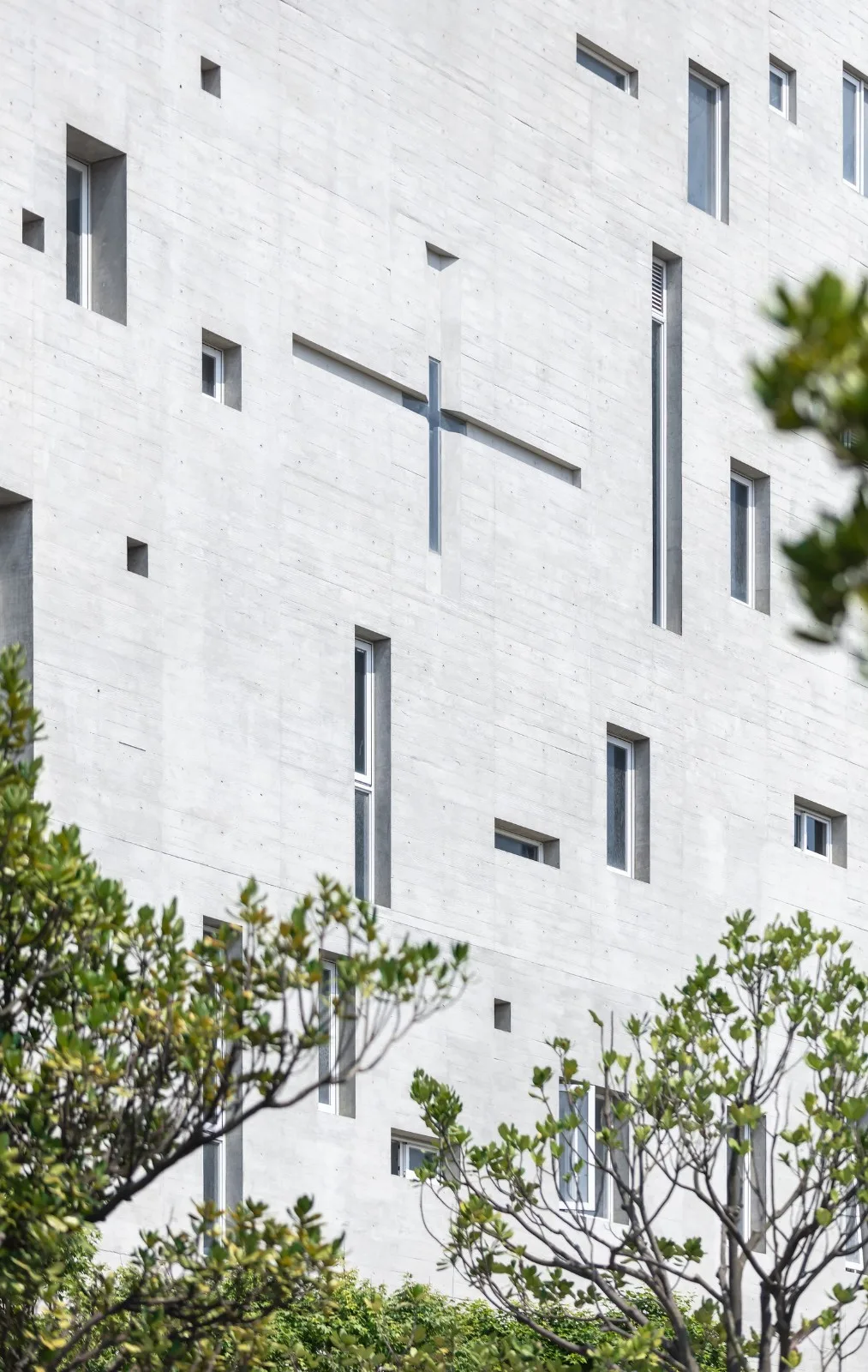 BIM建筑|垂直教堂，淡江教堂 / Behet Bondzio Lin Architekten