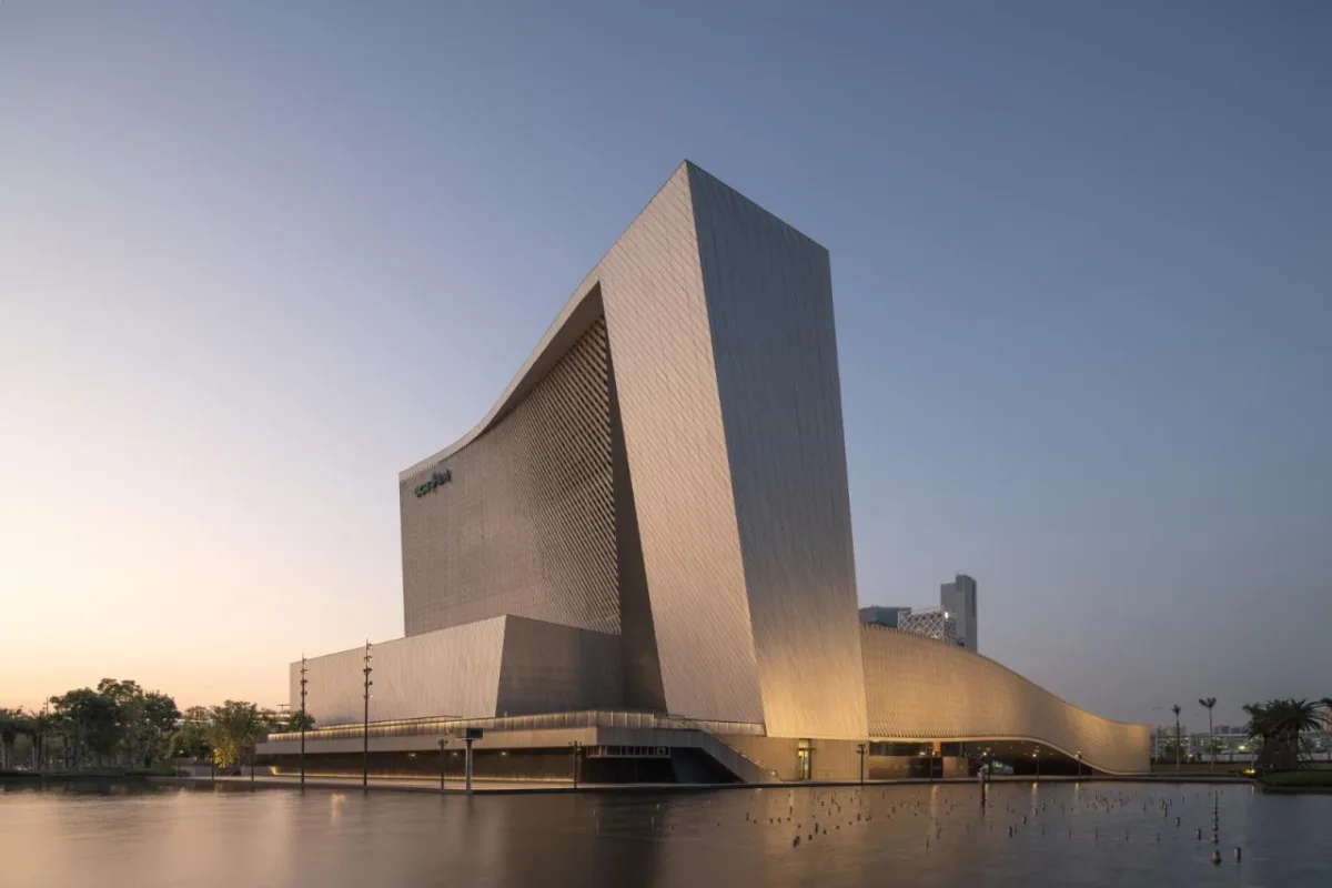 BIM建筑|深圳宝安文化区演艺中心 / 严迅奇建筑师事务所
