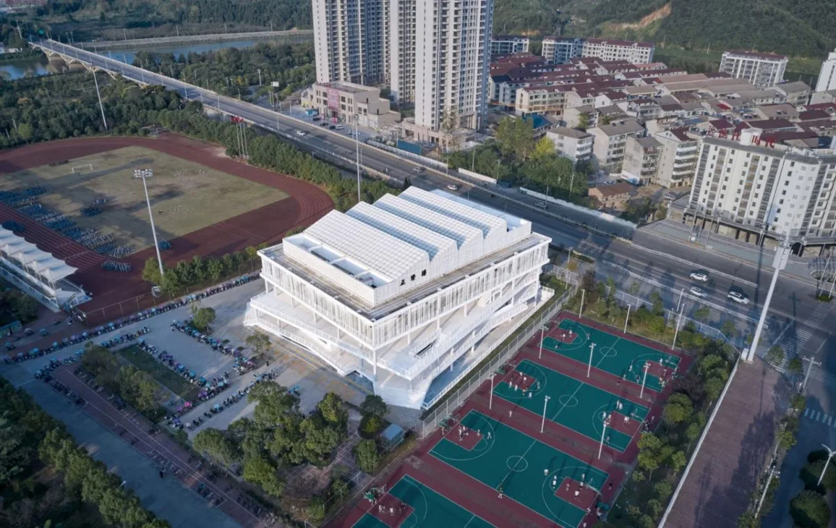 BIM建筑|宜黄一中综合楼 / 以靠建筑