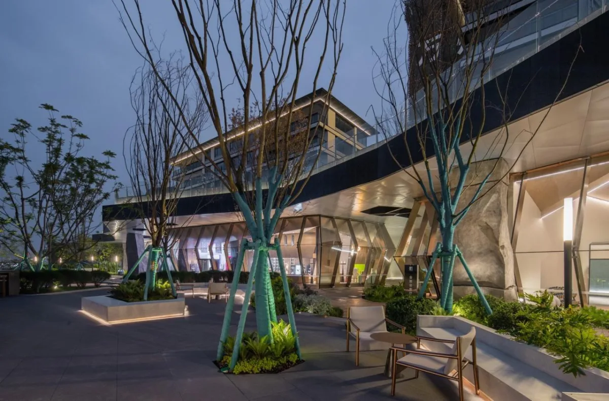 BIM建筑|悬崖顶上的城市生活体验馆—万州雍江上境展示中心 / aoe事建组