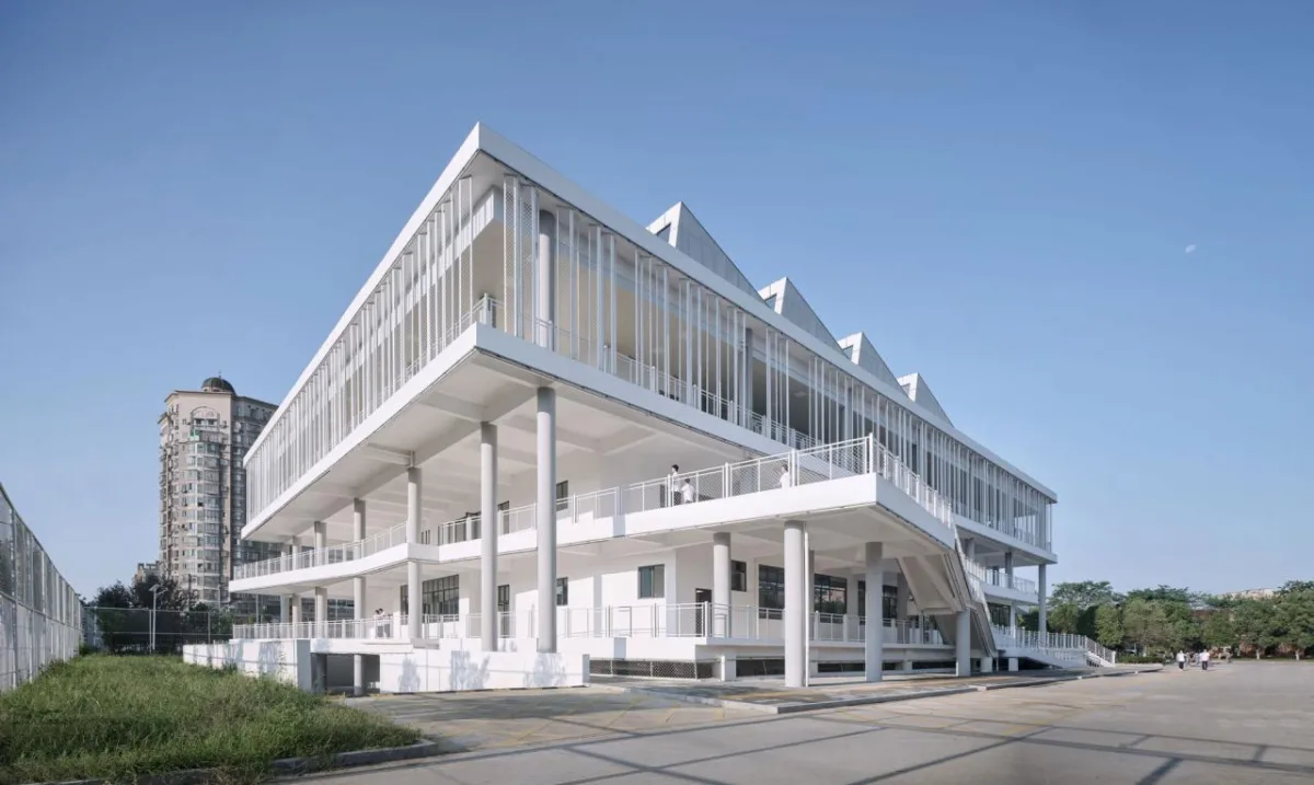 BIM建筑|宜黄一中综合楼 / 以靠建筑