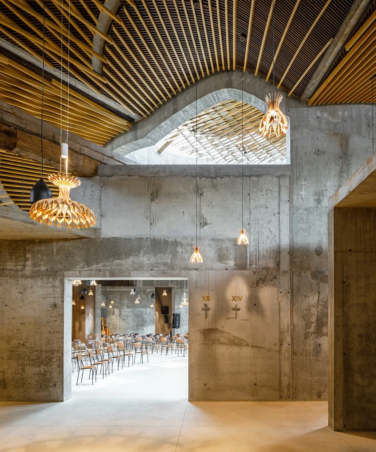BIM建筑|悬挂式屋顶：教堂与教区综合体 / Miralles Tagliabue EMBT