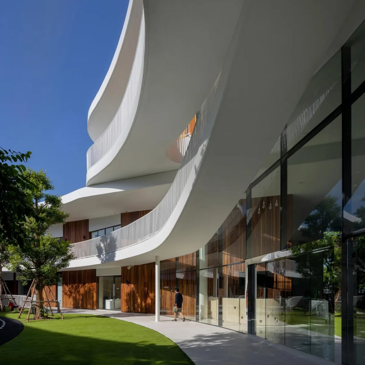 BIM建筑|泰国曼谷充满童趣的幼儿园空间 / Plan Architect