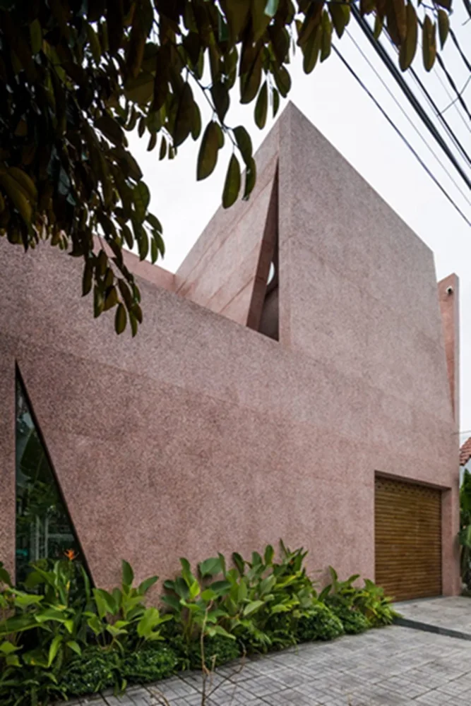 BIM建筑|23o5工作室在越南完成粉红房子