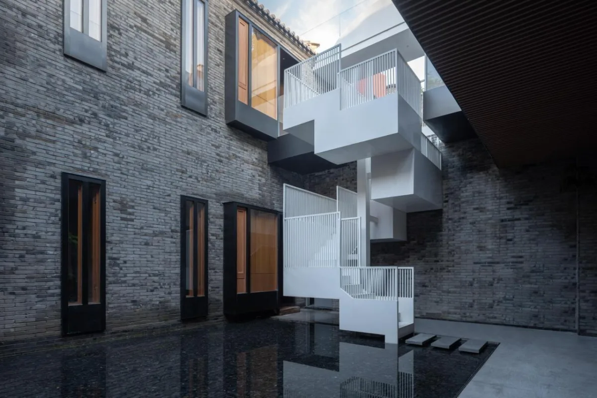 BIM建筑|新与旧的穿插对话-北锣鼓巷91号四合院改造设计 / 介介工作室