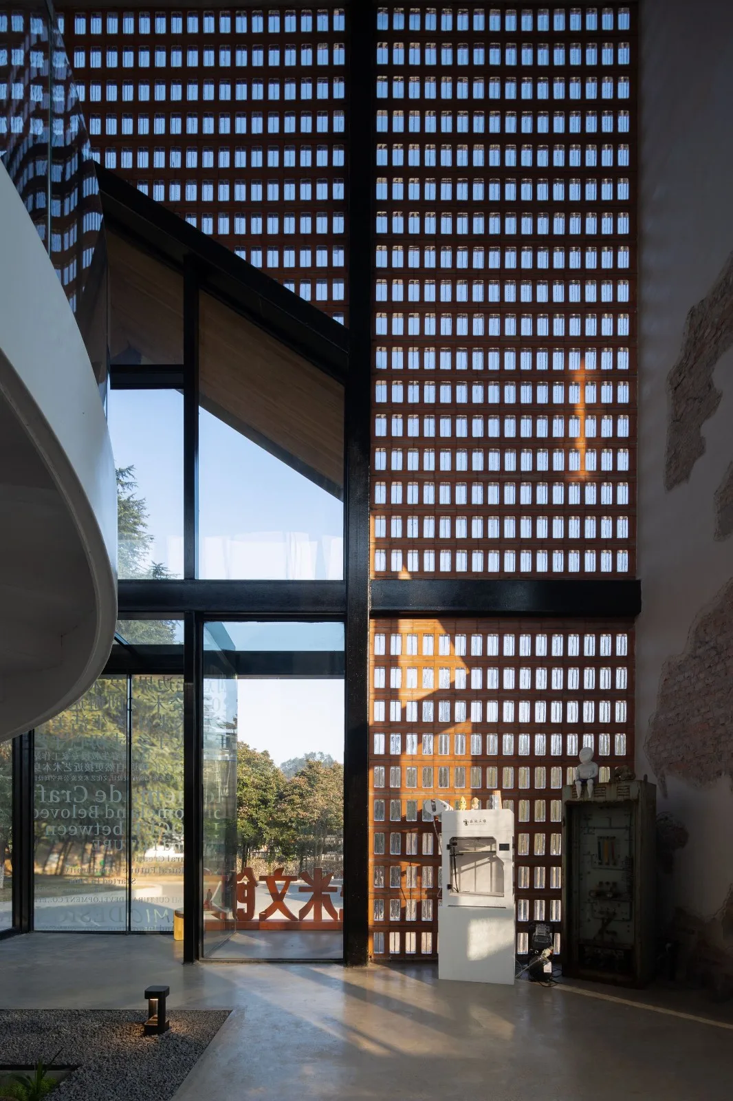 BIM建筑|龙游溪口镇乡村未来社区多功能体育馆+陶瓷专家工作站改造 / 上海严旸建筑设计工作室