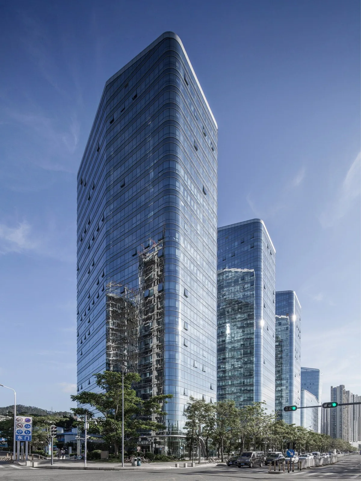 BIM建筑|南方大学科技园和B1塔楼 / Saltans Architects