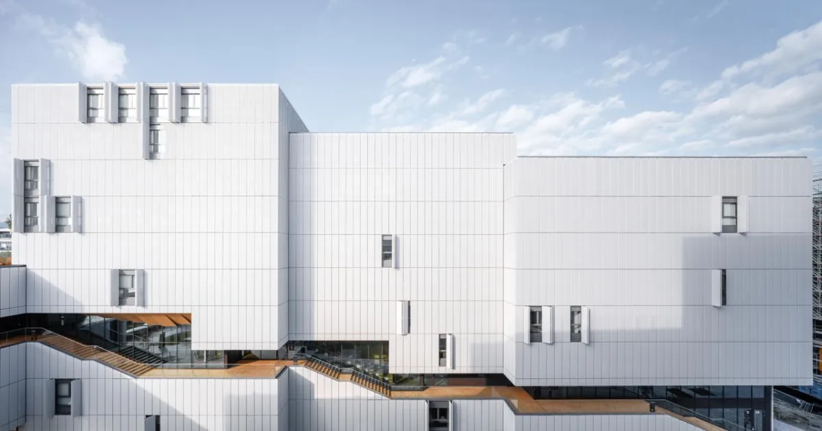 BIM建筑|莫里永学生宿舍 / 隈研吾建筑都市设计事务所 + CCHE
