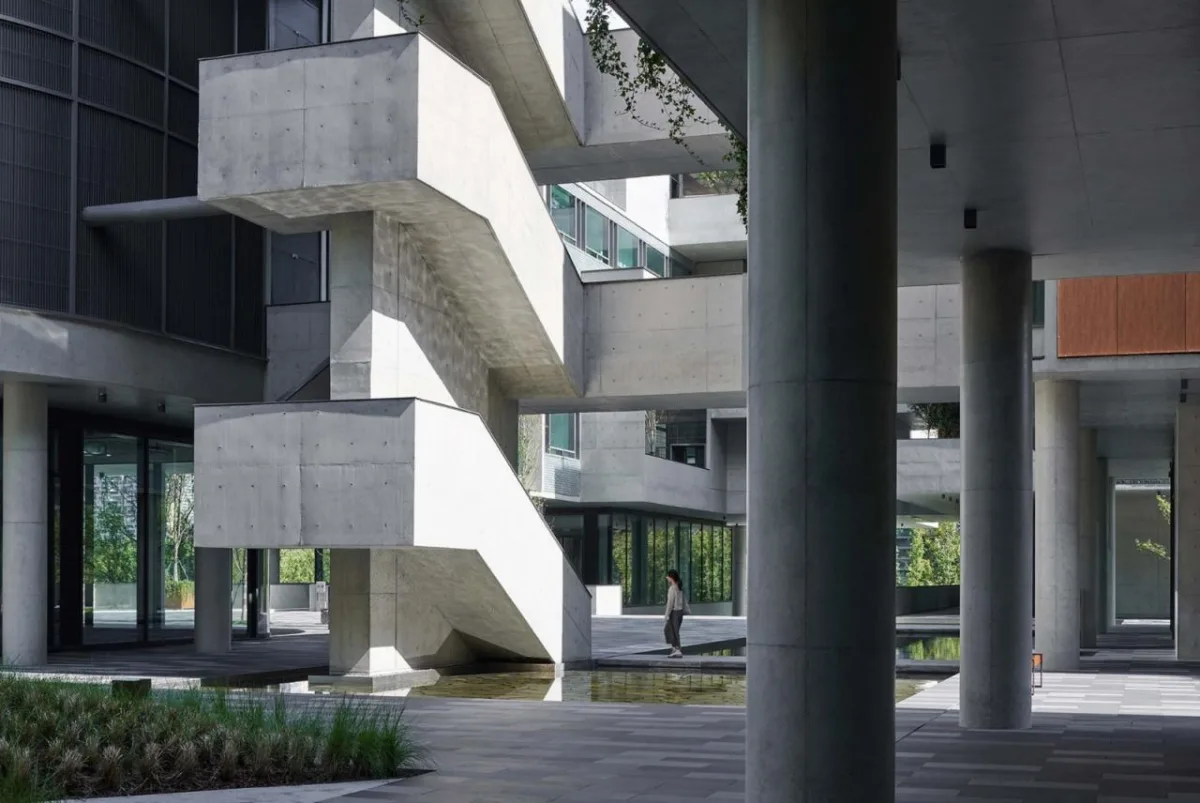 BIM建筑|成都麓湖漂浮总部办公楼 / 直向建筑