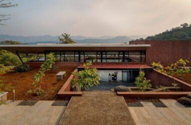 BIM建筑|红砖工作室设计弯曲屋顶度假酒店-BIM建筑网