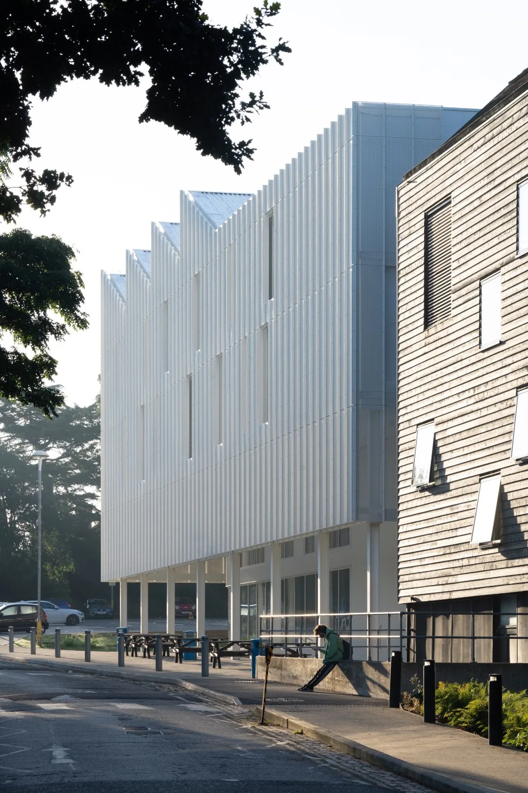 BIM建筑|诺维奇城市学院数字技术工厂 / Coffey Architects