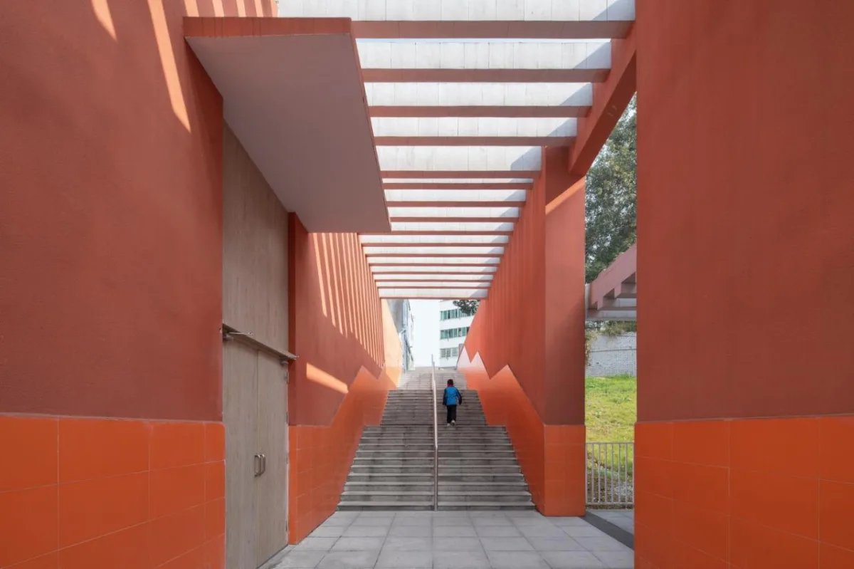 BIM建筑|黄甲小学扩建项目——秩序几何 / 本末建筑