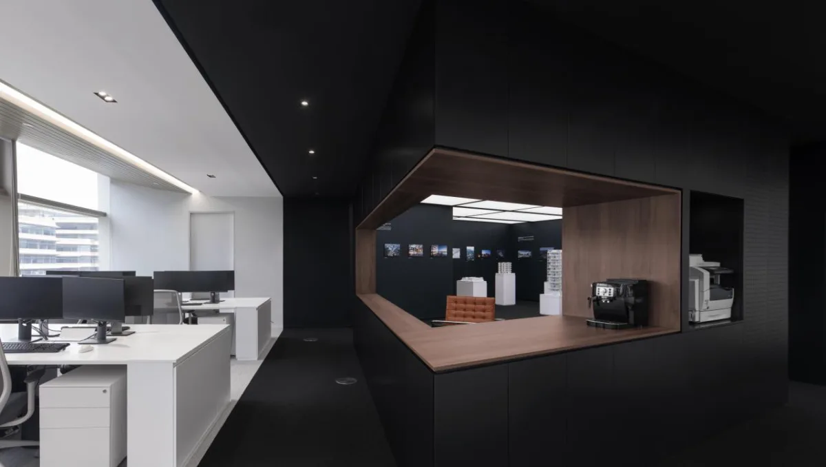 BIM建筑|设计师办公室： 黑白容器 / line+建筑事务所