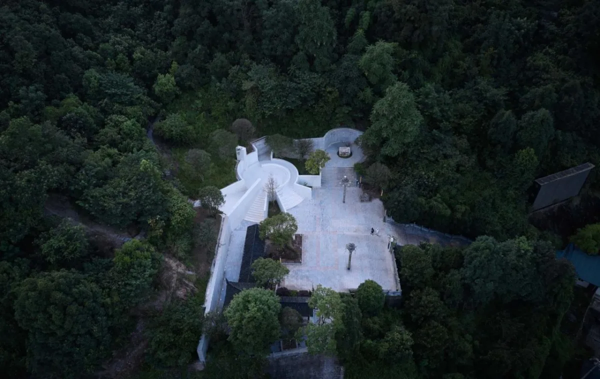 BIM建筑|遵义遗体器官捐献纪念碑 / 麟和建筑工作室