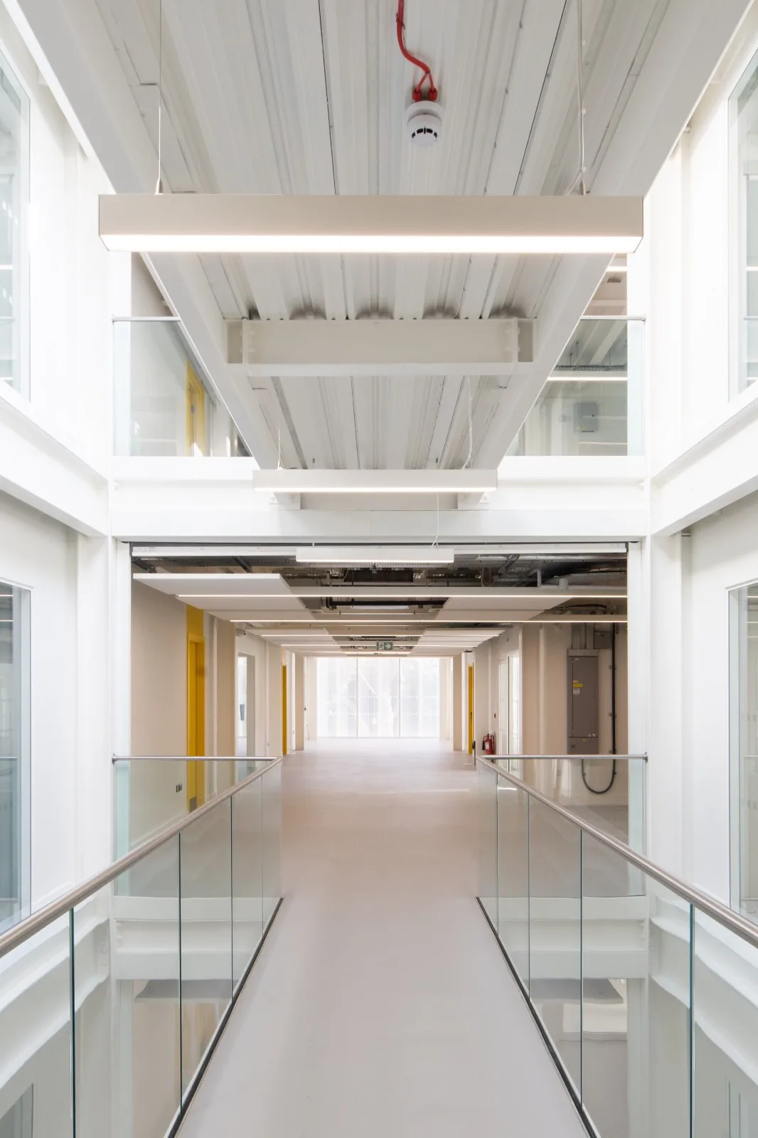 BIM建筑|诺维奇城市学院数字技术工厂 / Coffey Architects