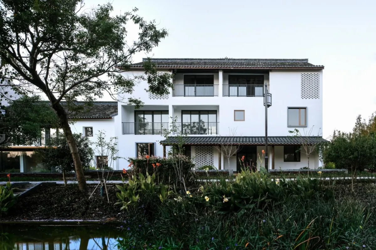 BIM建筑|低成本整村改造实践：上海奉贤李窑村乡村振兴 / 水石设计