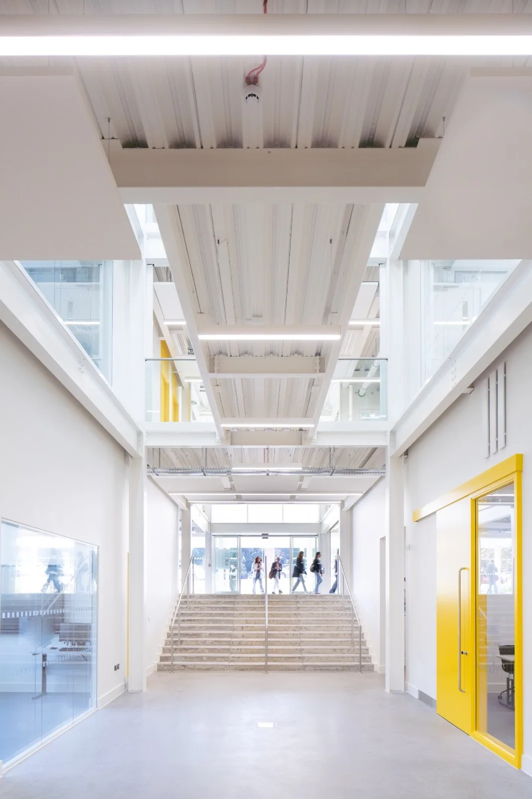 BIM建筑|诺维奇城市学院数字技术工厂 / Coffey Architects