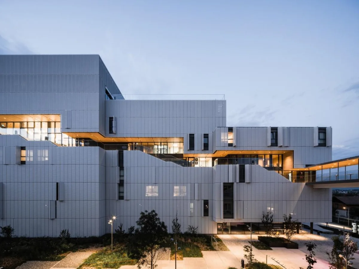 BIM建筑|莫里永学生宿舍 / 隈研吾建筑都市设计事务所 + CCHE