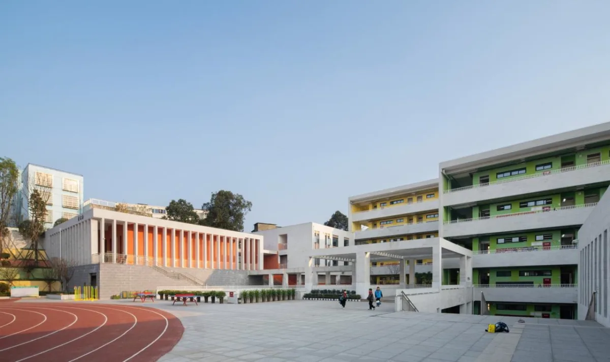 BIM建筑|黄甲小学扩建项目——秩序几何 / 本末建筑