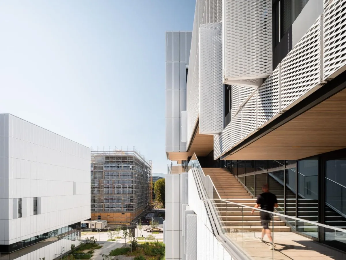 BIM建筑|莫里永学生宿舍 / 隈研吾建筑都市设计事务所 + CCHE