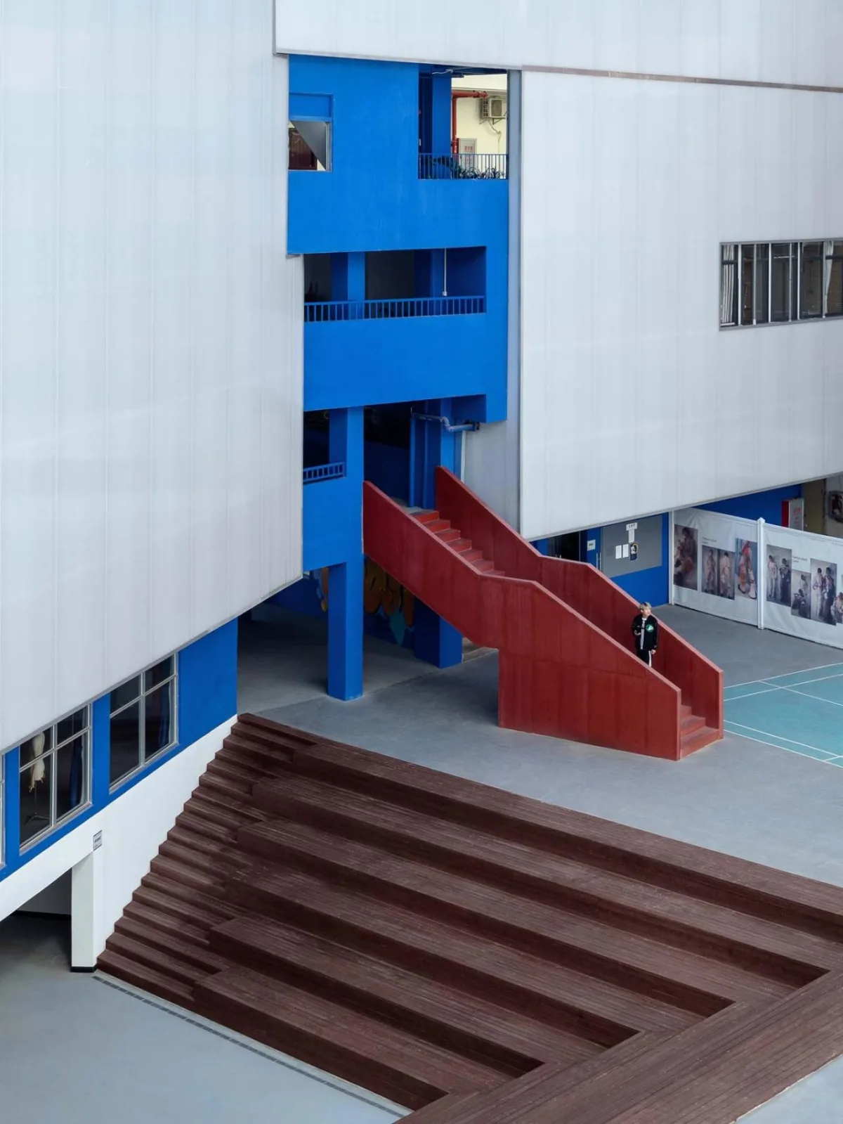 BIM建筑|深圳蓝白艺术院校 / 万社设计