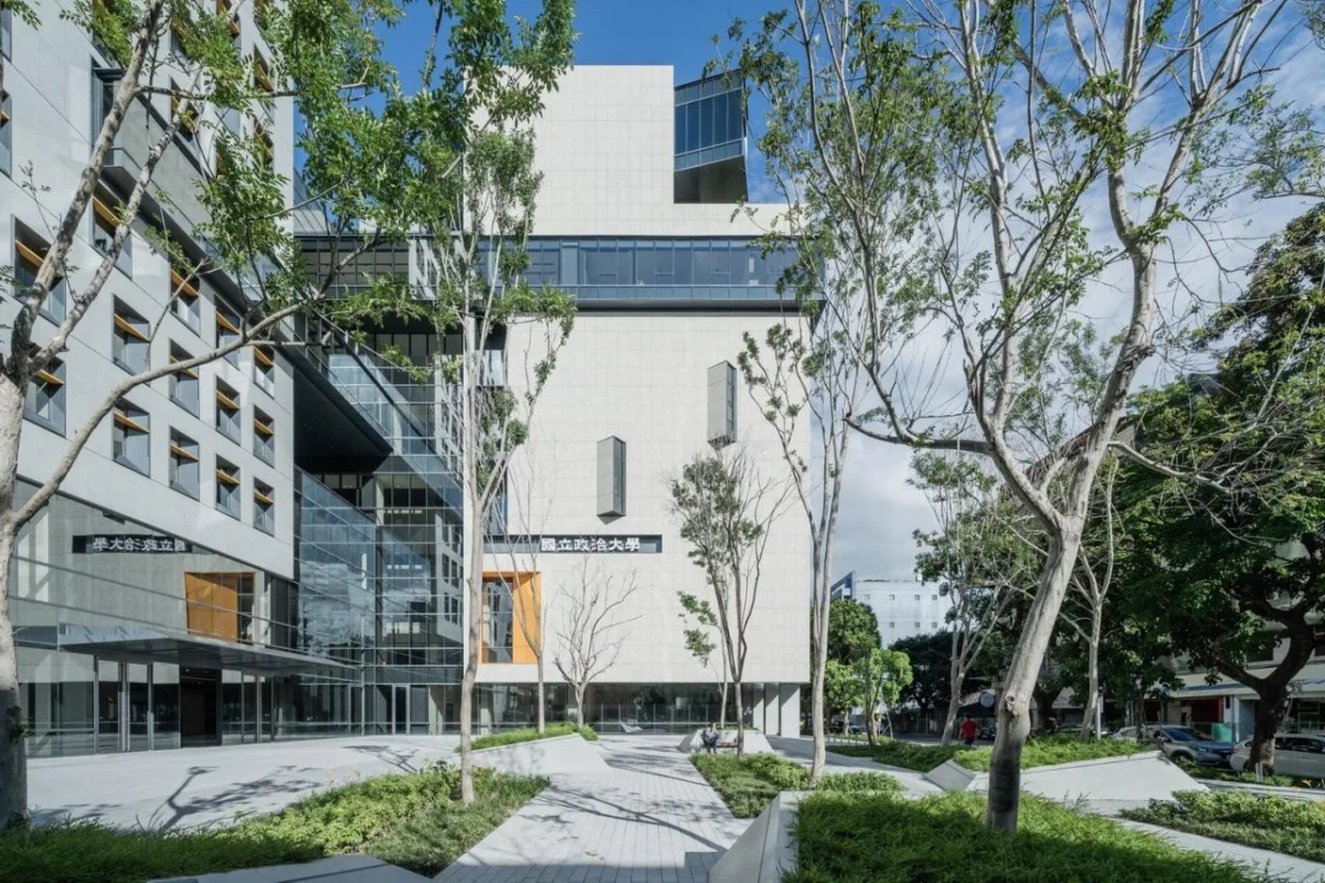 BIM建筑|政治大学公共行政及企业管理教育中心 / 潘冀联合建筑师事务所