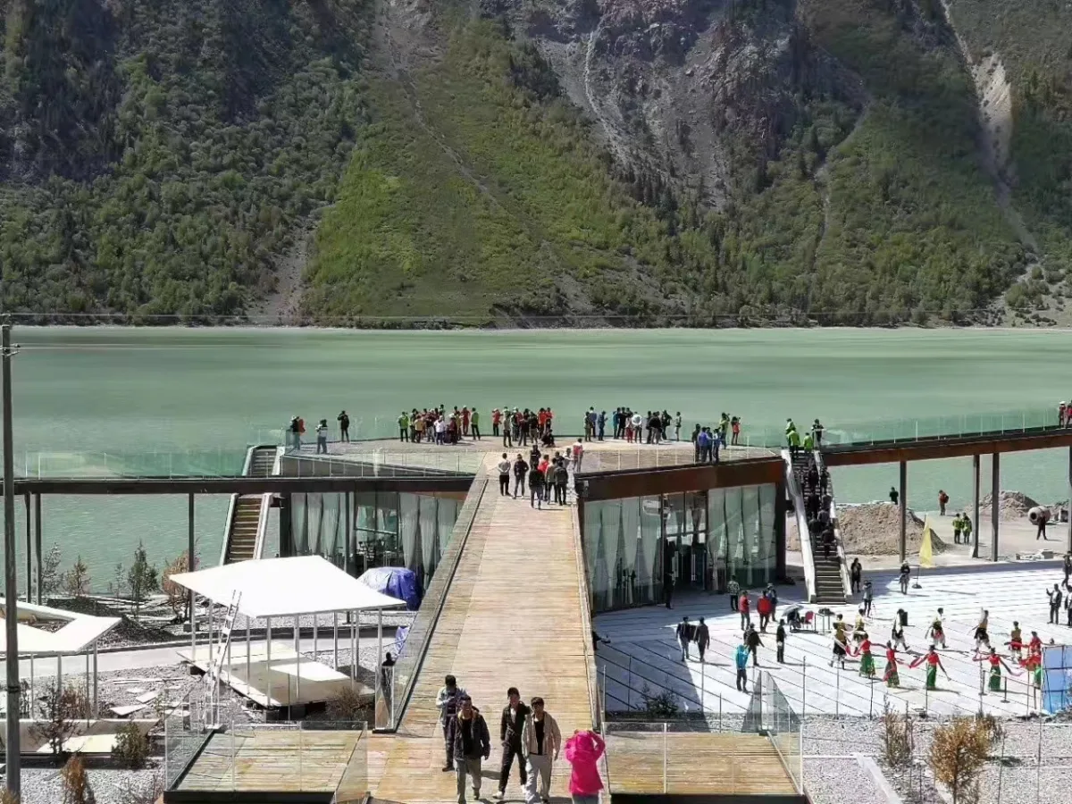 BIM建筑|高寒高海拔地区的当代建筑实践 / 小隐建筑