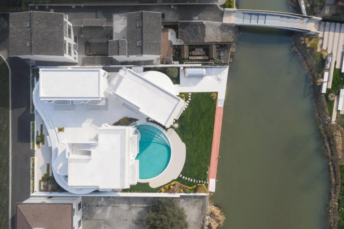 BIM建筑|漂浮的房子 / 巢羽建筑设计事务所