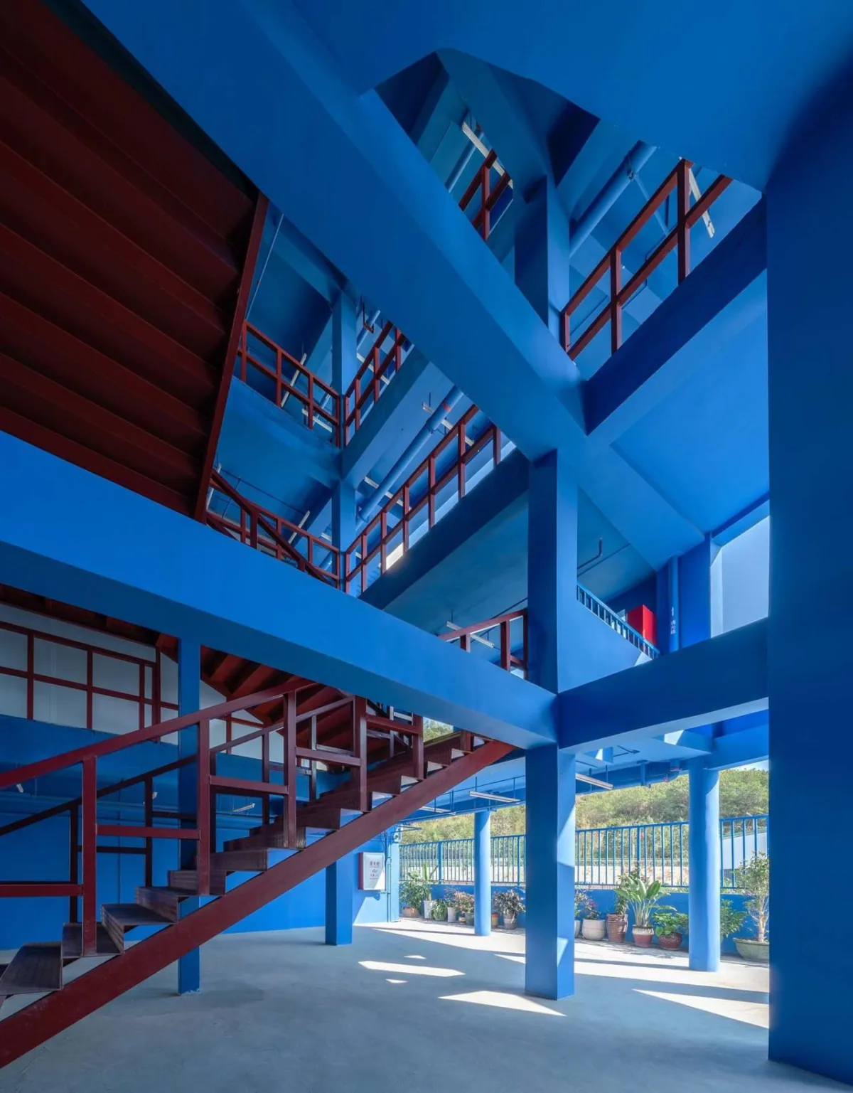 BIM建筑|深圳蓝白艺术院校 / 万社设计