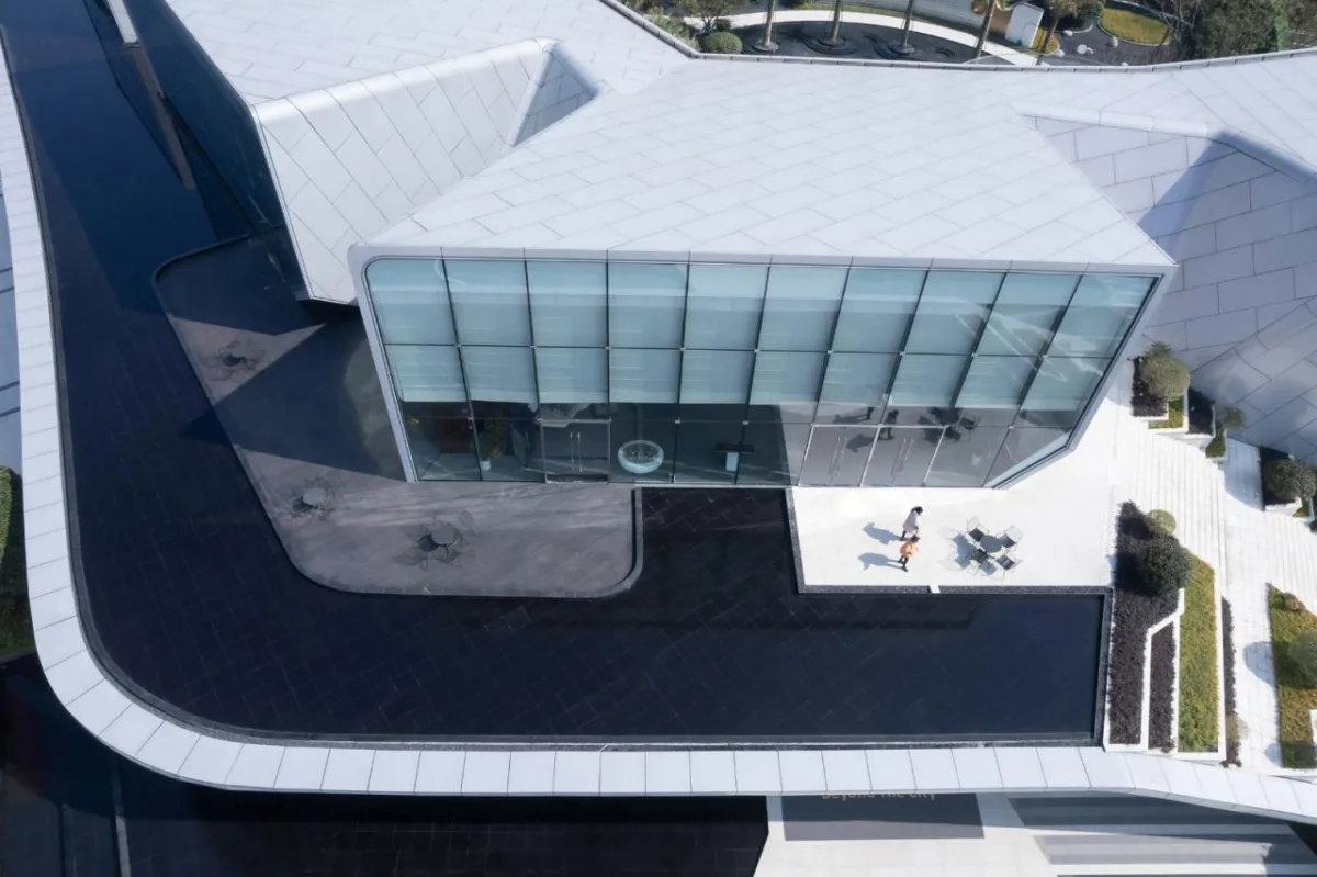 BIM建筑|赣州锦润 ▪ 滨江云宸展示中心 / 成执设计