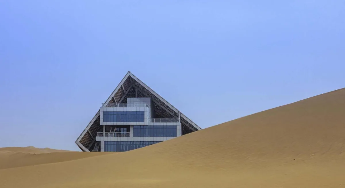 BIM建筑|大漠星河营地接待中心 / 三文建筑