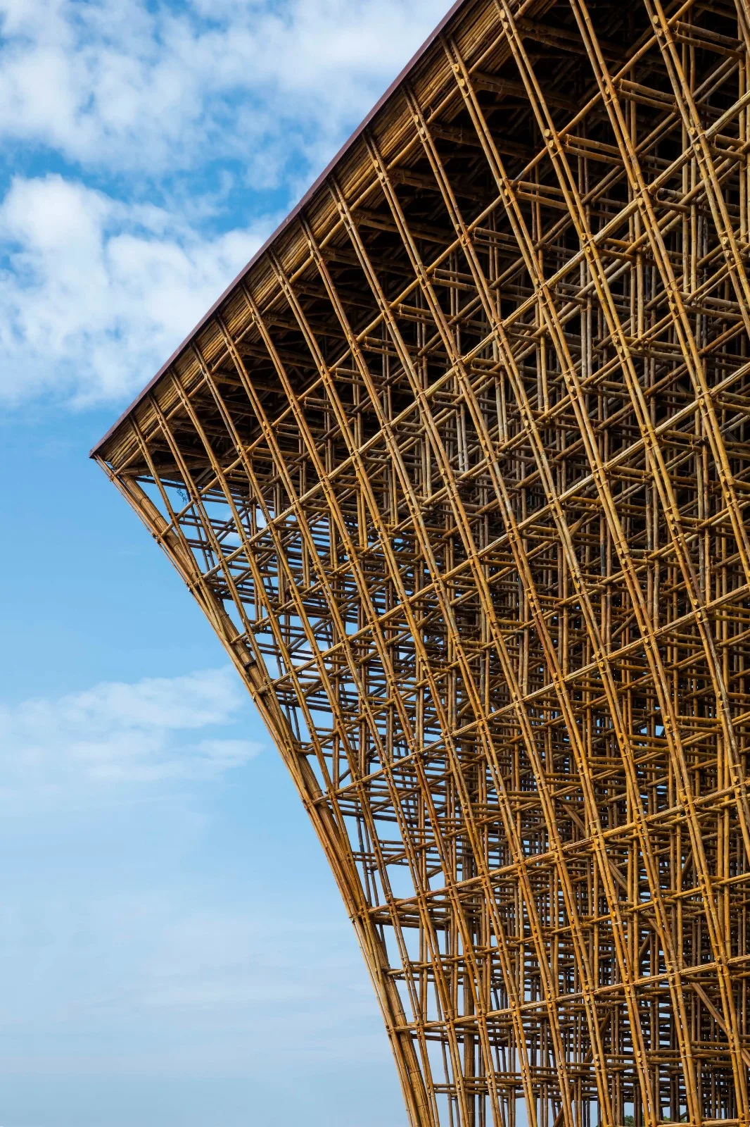 BIM建筑|42000 根竹竿，富国岛大世界欢迎中心 / 武重义建筑事务所