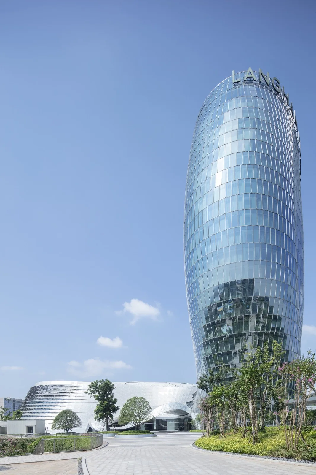 BIM建筑|长沙大王山朗豪酒店 / 蓝天组