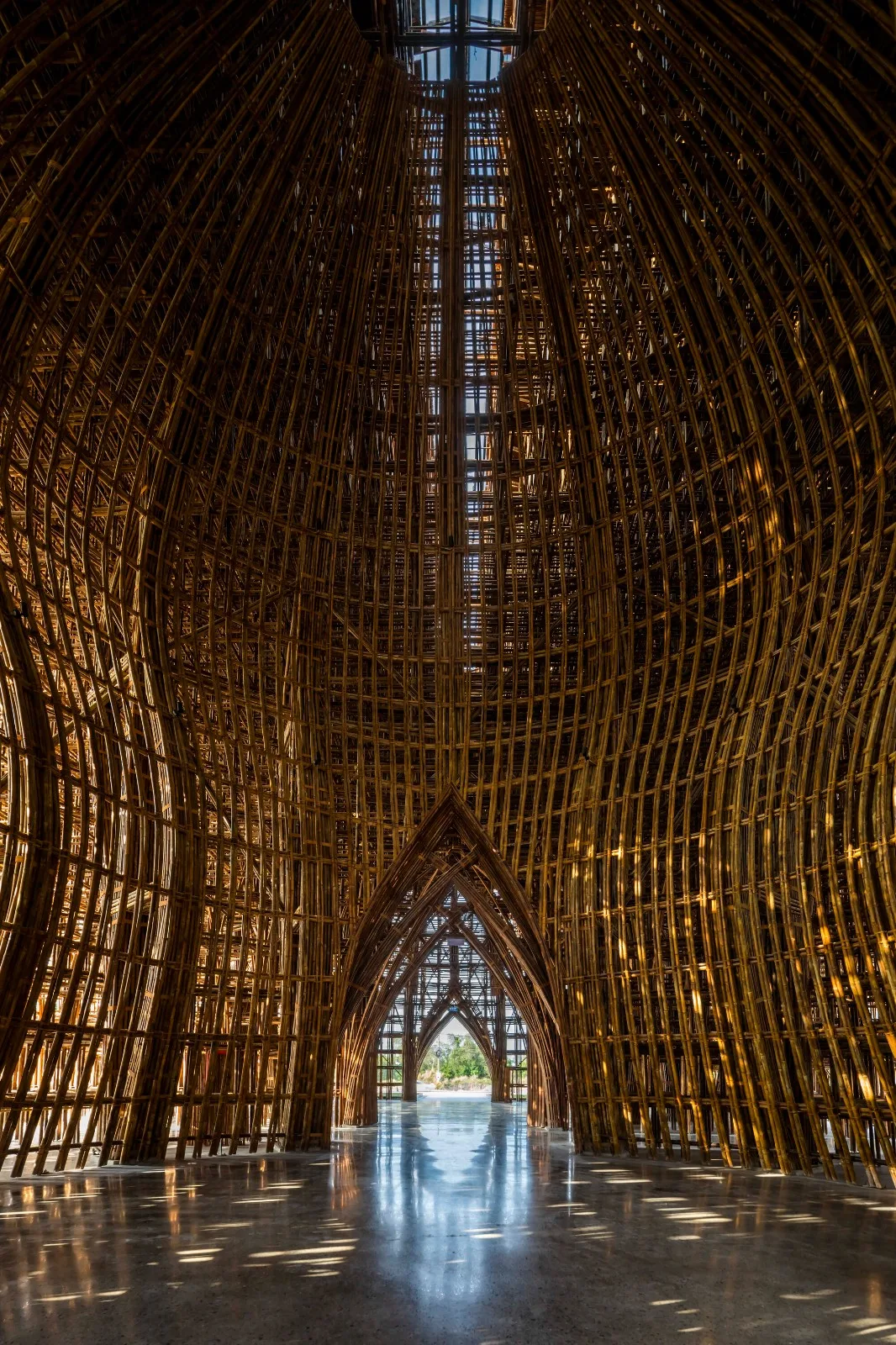 BIM建筑|42000 根竹竿，富国岛大世界欢迎中心 / 武重义建筑事务所