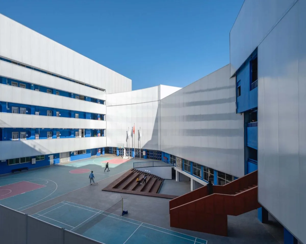 BIM建筑|深圳蓝白艺术院校 / 万社设计