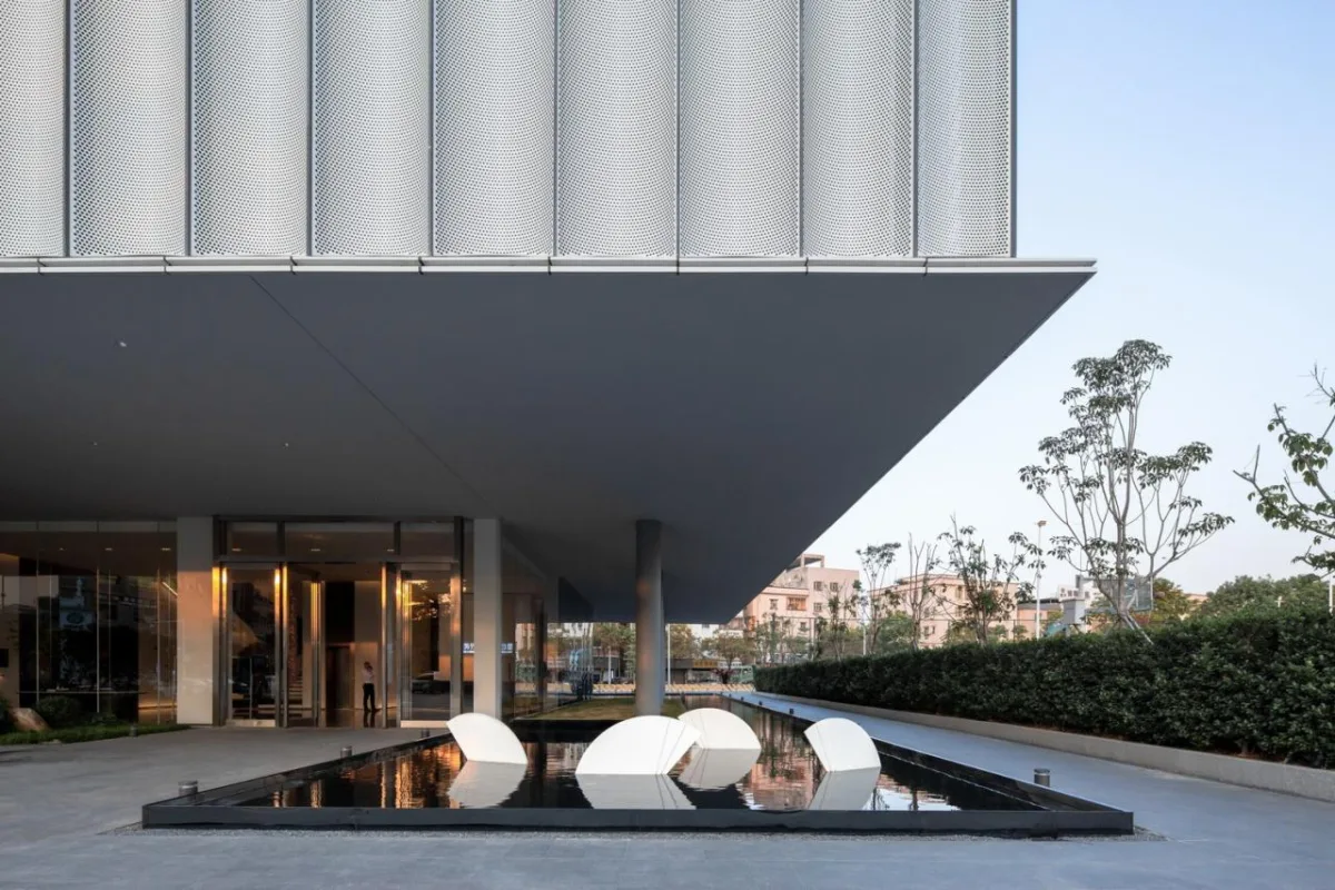 BIM建筑|东莞中科先进产业振兴展示馆 / 柏涛建筑