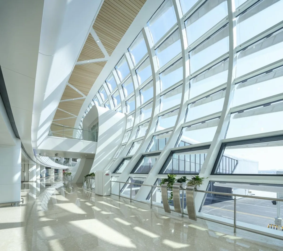 BIM建筑|航空建筑新标杆：深圳宝安国际机场卫星厅 / GDAD、Aedas、兰德隆与布朗