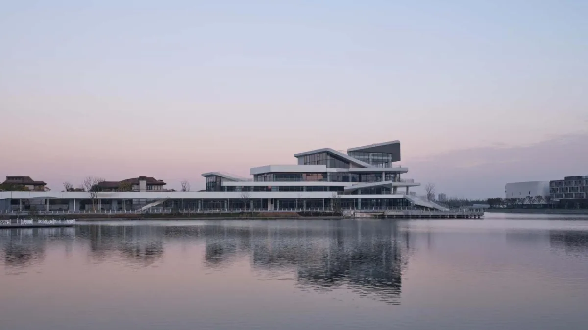 BIM建筑|漫游白色切片，上海之鱼 / 同济原作设计工作室