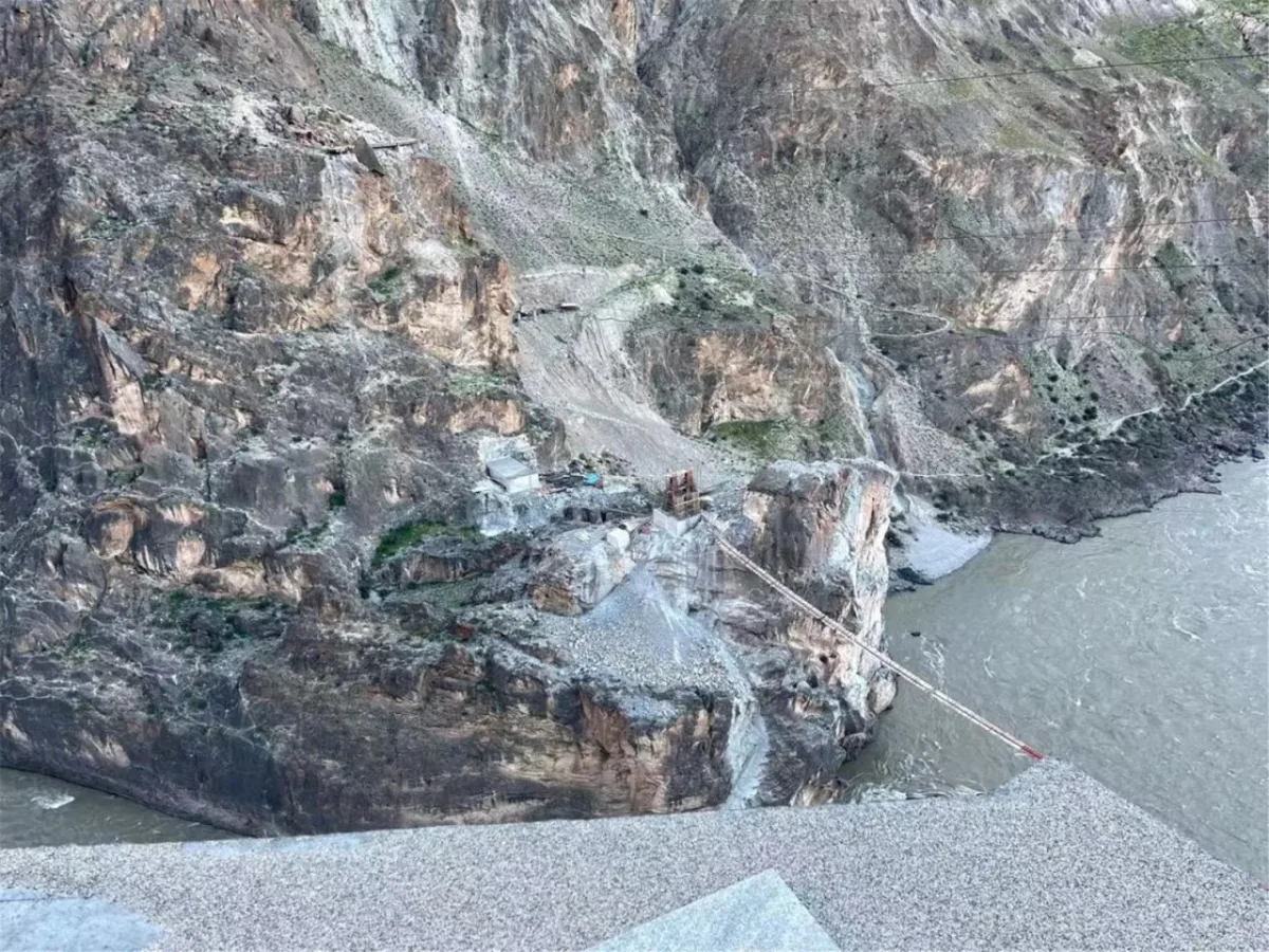 BIM建筑|高寒高海拔地区的当代建筑实践 / 小隐建筑